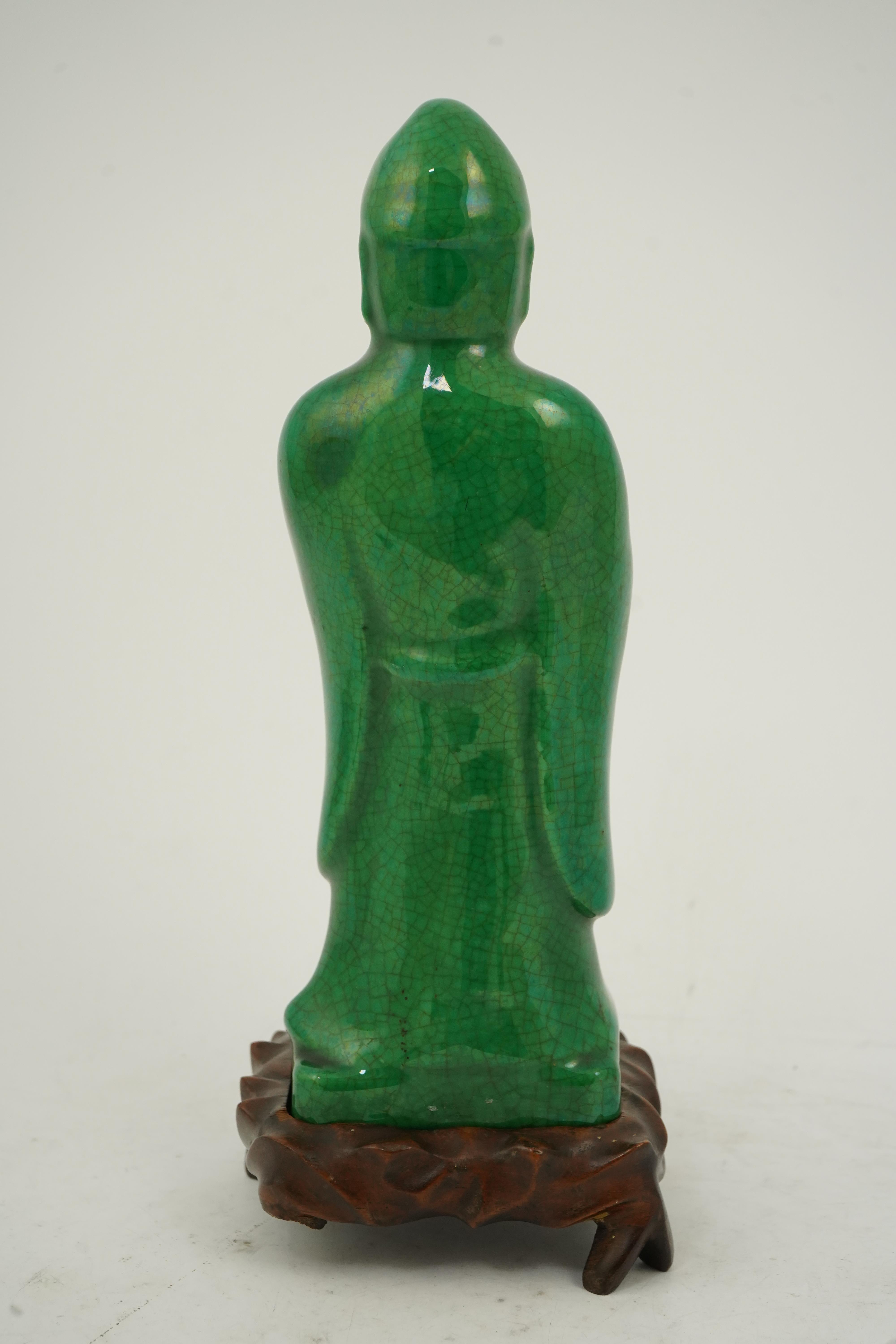 A Chinese green crackle-glazed figure of Shouxing, 18th/19th century